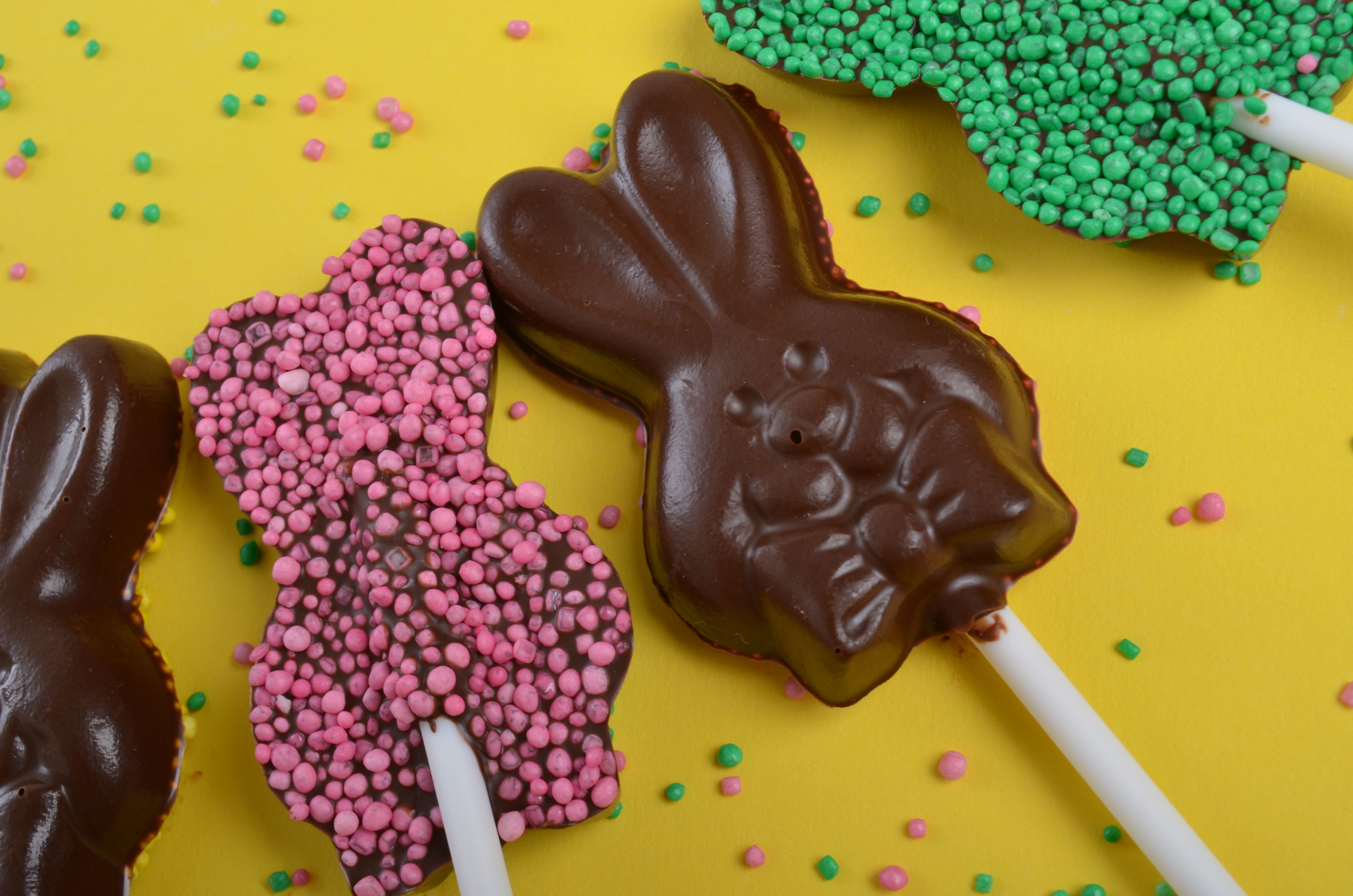 swirl easter lollipops