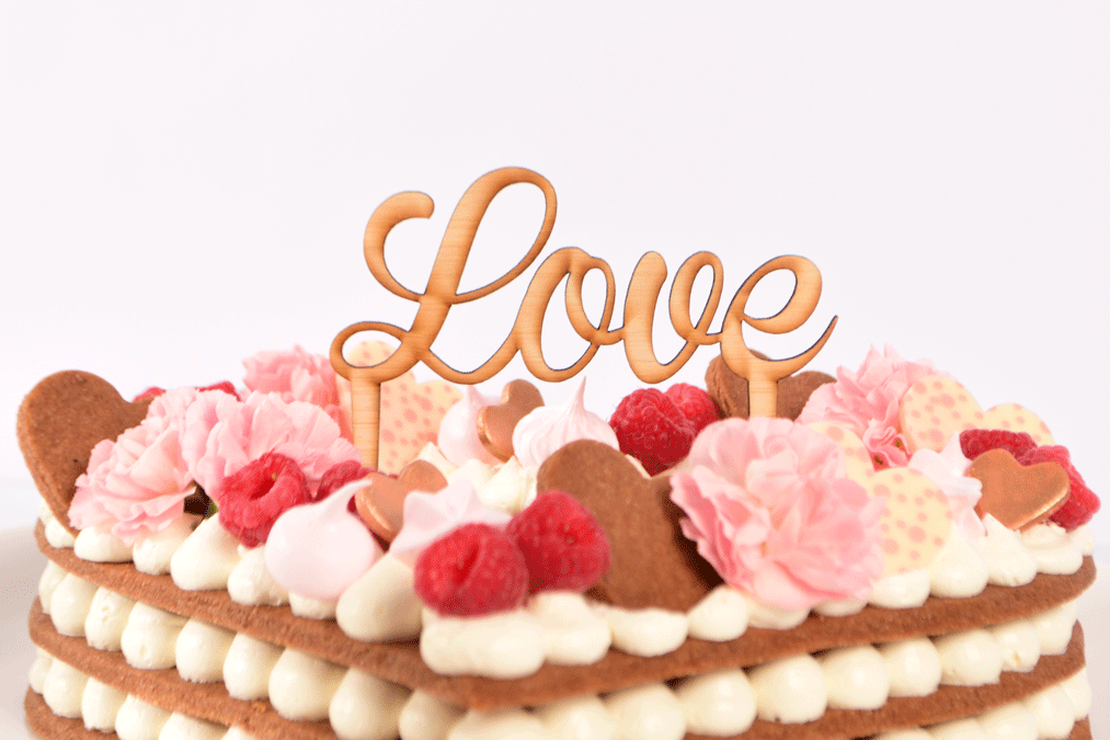 Cakes & Cookies - Heart-shaped biscuit cake for Valentine's day❤️🌹 #heart # biscuit #cake #macarons #valentines #valentinesday #love #iloveyou #couple  #instagood #l4l #photooftheday #cakesandcookieslb | Facebook